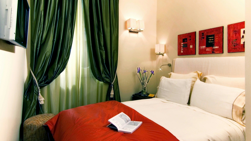 Vivaldi-Luxury-Rooms-Roma-camera-suite-2-a